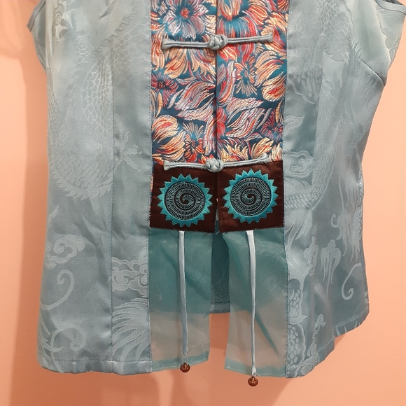 Sky Blue Asian Satin Top. Size Medium - Picture 4 of 9